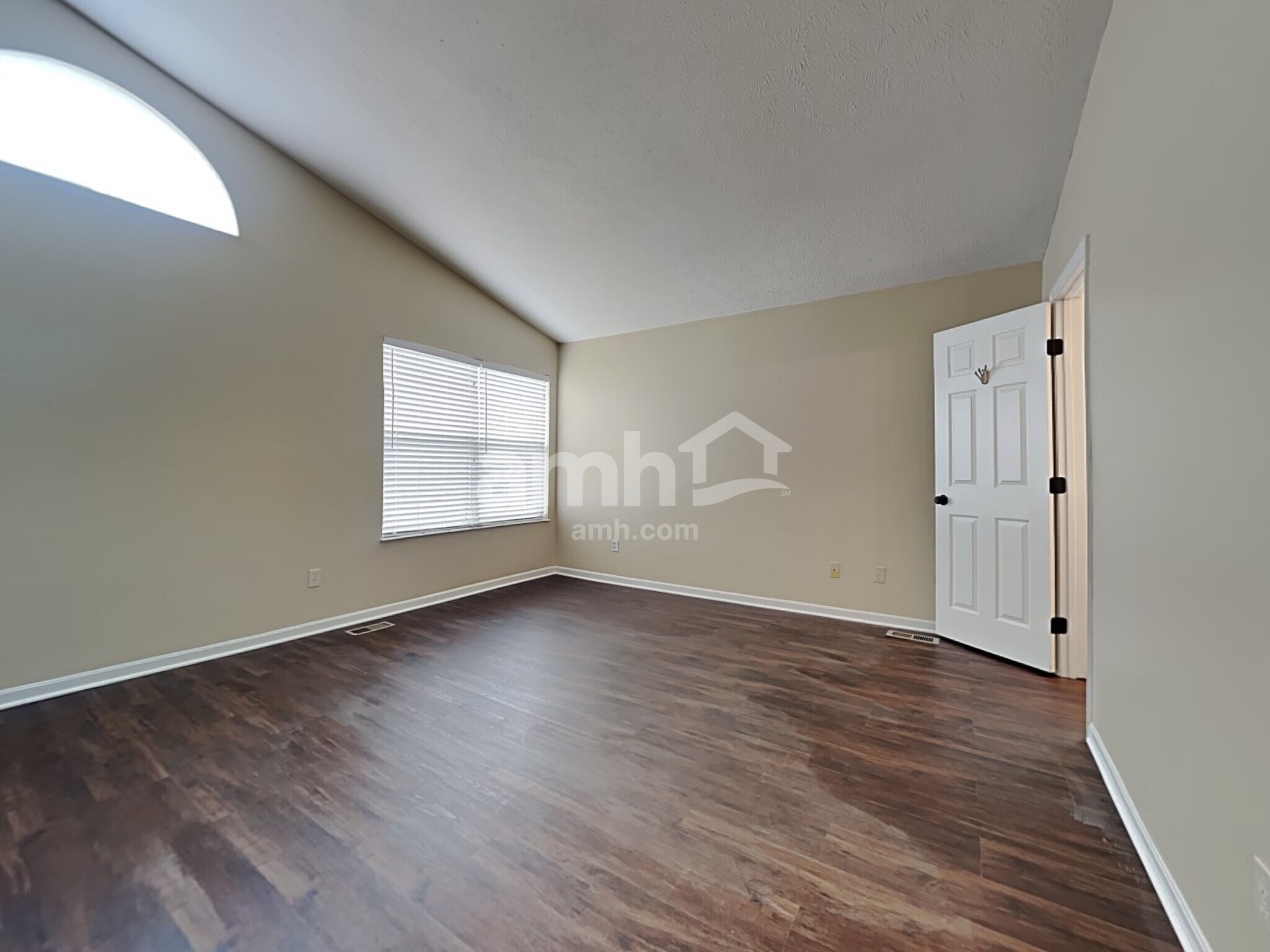 Building Photo - 1232 Ben Avon