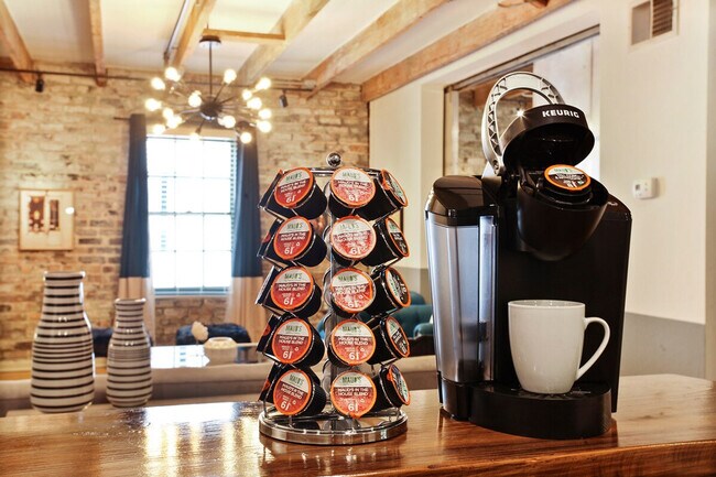 Building Photo - 1041 Constance St