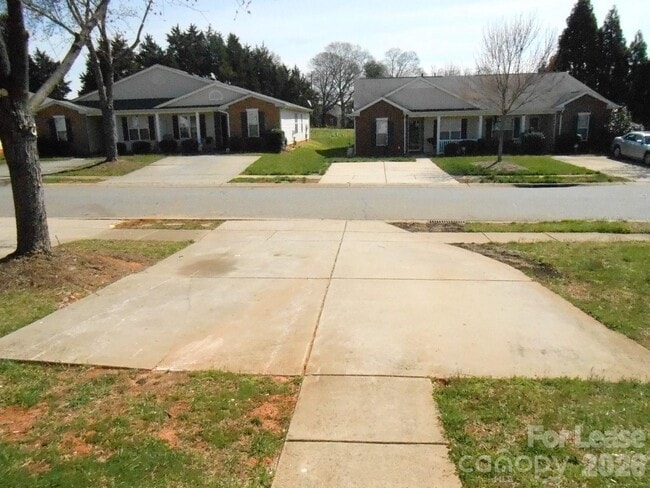 Building Photo - 5325 Harris Cove Dr