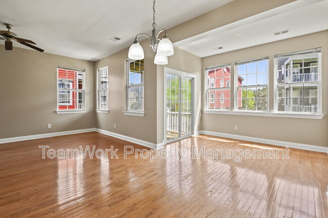 Building Photo - 9034 Parlor Dr
