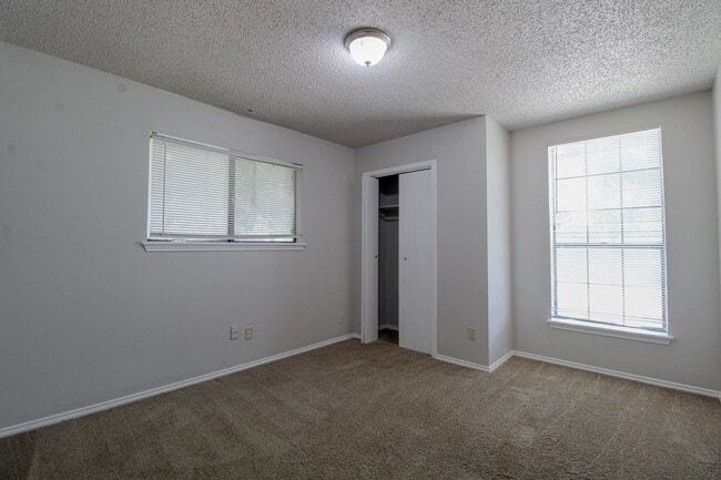 Building Photo - 3811 Bremen Ave