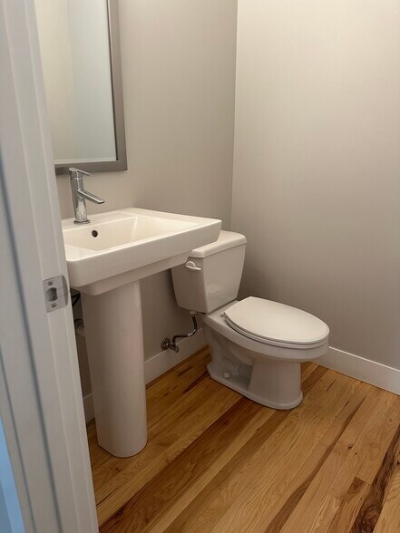 Building Photo - 3912 Utica St