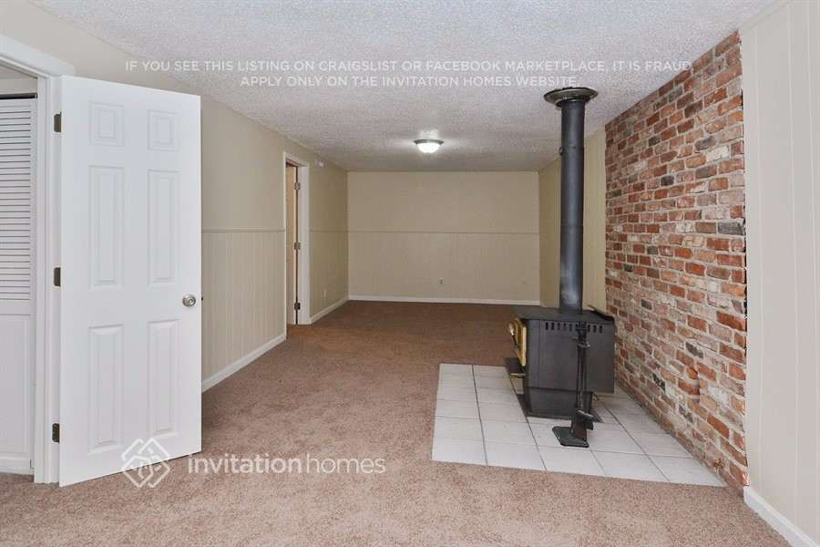 Building Photo - 1351 Oswego St