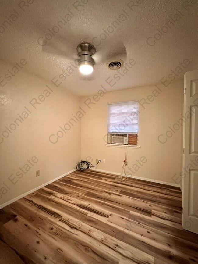 Building Photo - Cozy 3 bedroom 1.5 bathroom home.