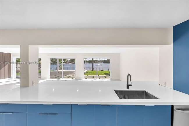 Building Photo - 5020 SW 92nd Ave