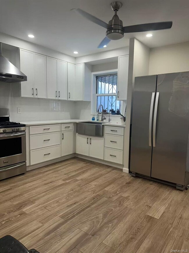 Building Photo - 83-09 57th Ave