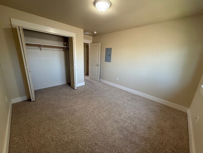 Building Photo - 2115 Durston Rd