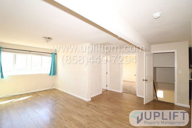 Building Photo - 950 B St