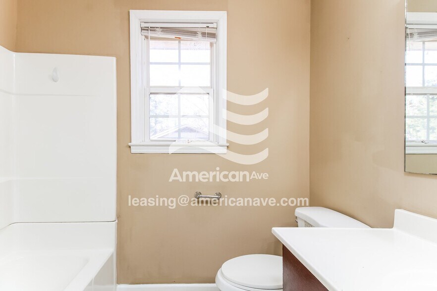 Building Photo - 205 Bob White Ave