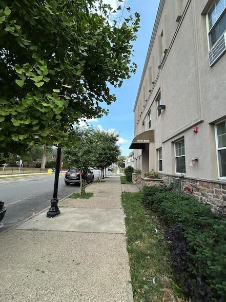 Building Photo - 61 Kansas St