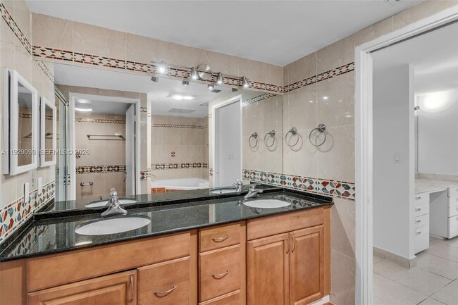 Building Photo - 121 Crandon Blvd