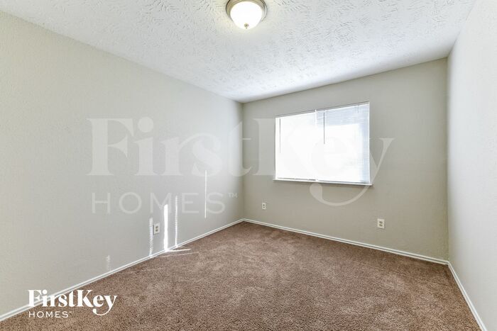 Building Photo - 3823 Ebury Dr