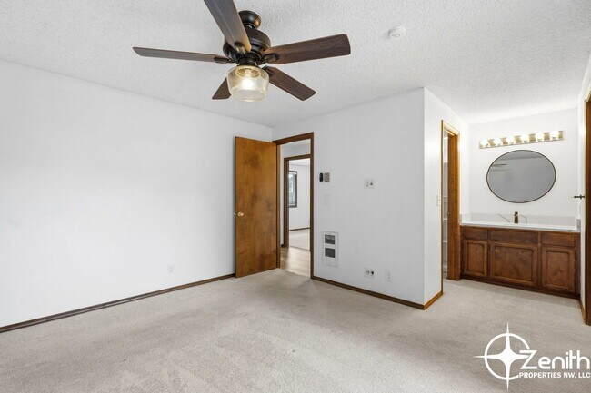 Building Photo - 302 NW 103rd St