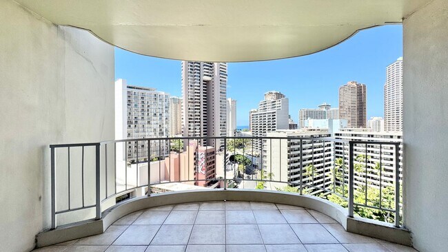 Building Photo - CONVENIENTY LOCATED AND SPACIOUS 2BD/2BA C...