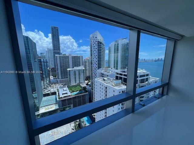 Building Photo - 1435 Brickell Ave