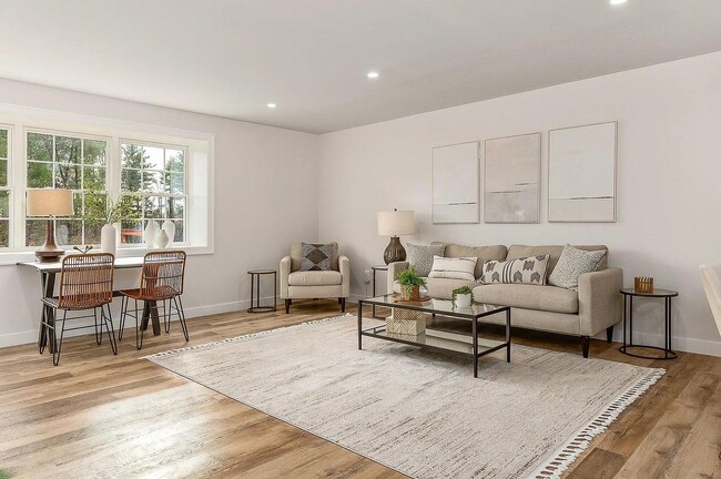 Building Photo - 27A Birch Hl Ln