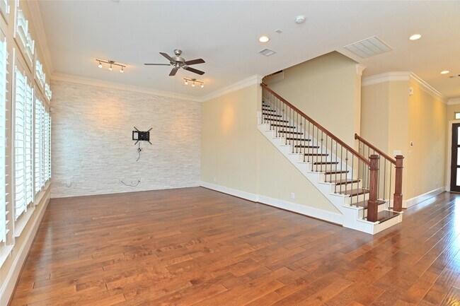 Building Photo - 11906 McNabb Ln