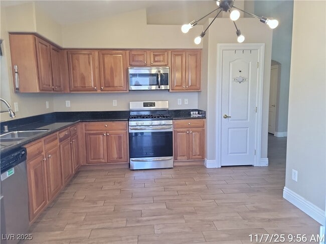 Building Photo - 8615 Little Fox St