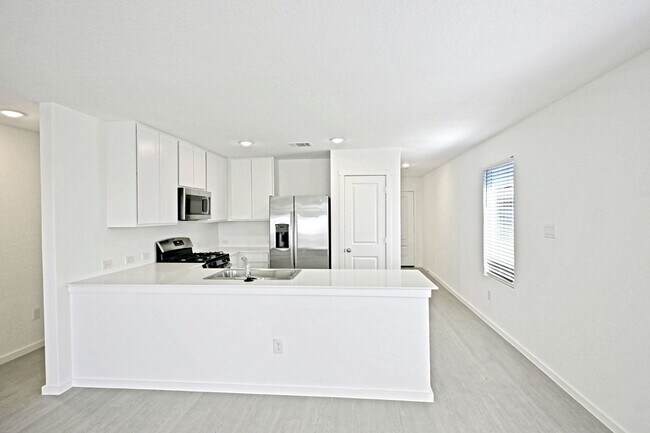 Building Photo - 1601 Tiptop Mdw