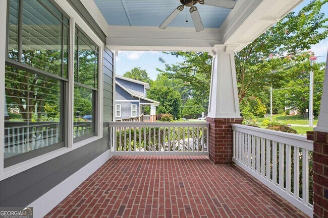 Building Photo - 1452 Woodland Hills Dr NE