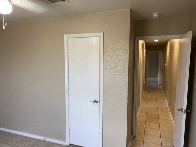 Building Photo - 138 Ryan Cir