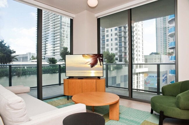 Building Photo - 11 NE 6th St