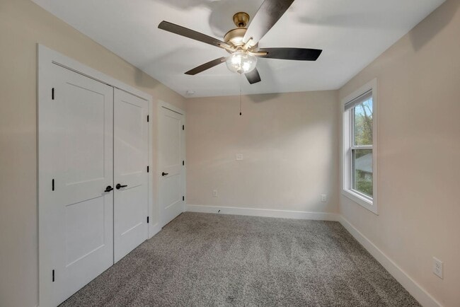 Building Photo - Modern 4 Bedroom/ 3 Bath Home in East Nash...