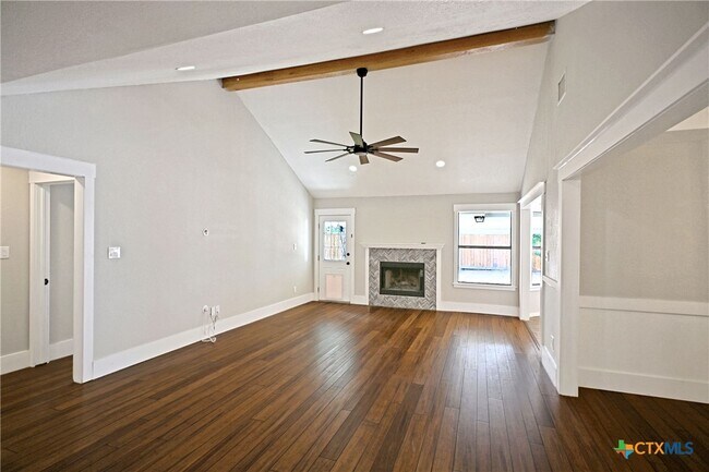 Building Photo - 953 River Bank