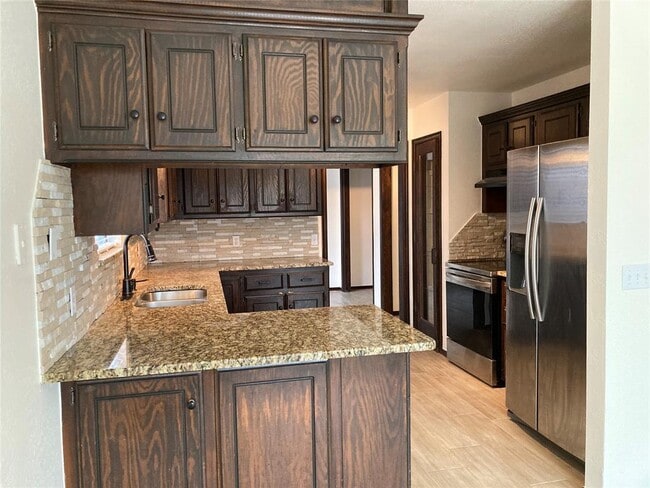 Building Photo - 405 Rhoades Ct