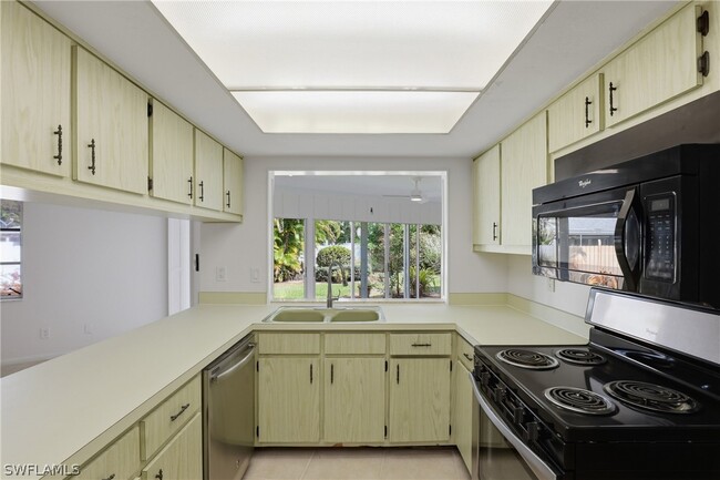 Building Photo - 135 Pebble Beach Blvd