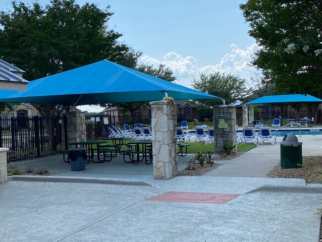 Building Photo - 2031 Trail Gln