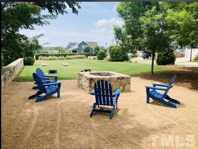 Social area - 1604 Drift Falls Ln
