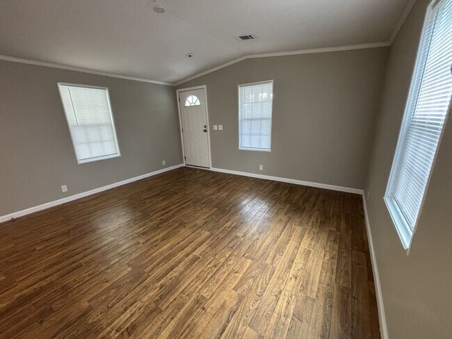 Building Photo - 17 Kimberly Ct