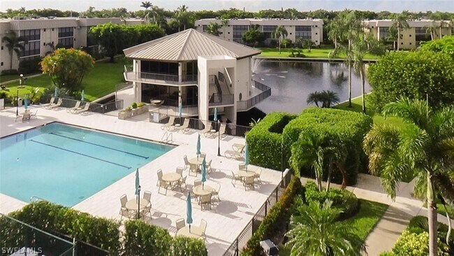 Primary Photo - 788 Park Shore Dr