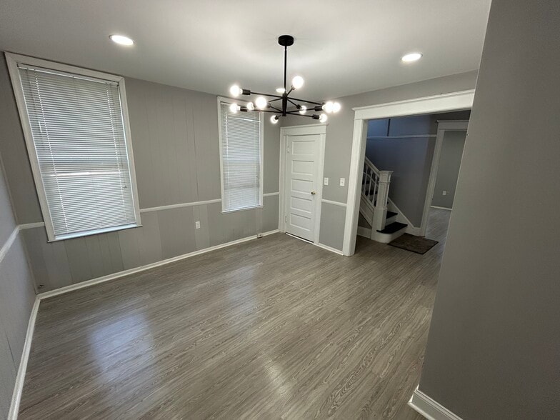 Building Photo - 516 Woodbourne Ave