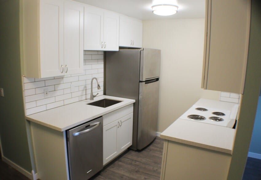 Kitchen - 5130 SE Foster Rd