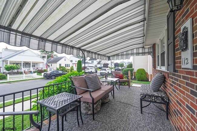 Building Photo - 112 N Argyle Ave