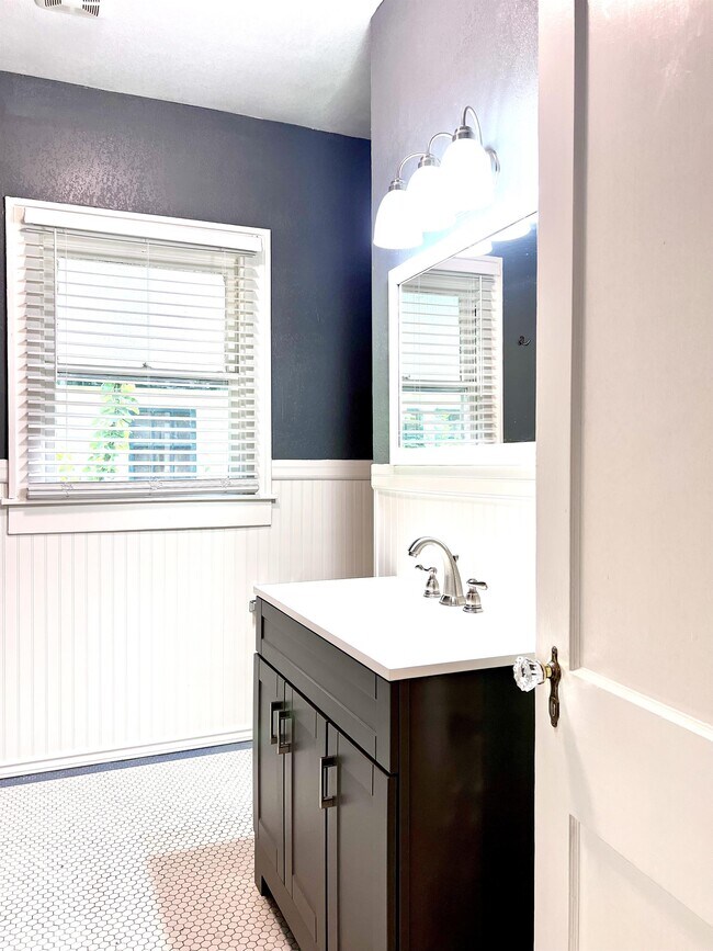 Building Photo - 2808 Morrow Ave