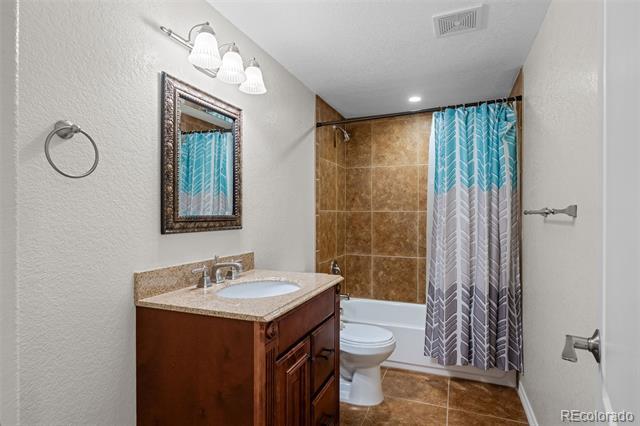 Building Photo - 1723 S Poplar Way