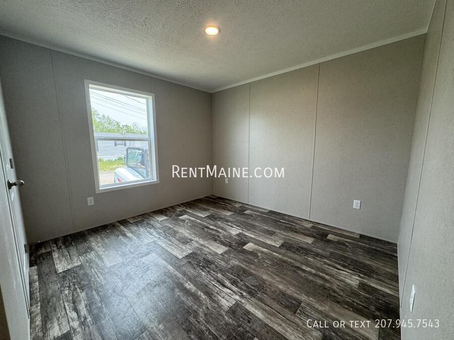 Building Photo - 111 H St