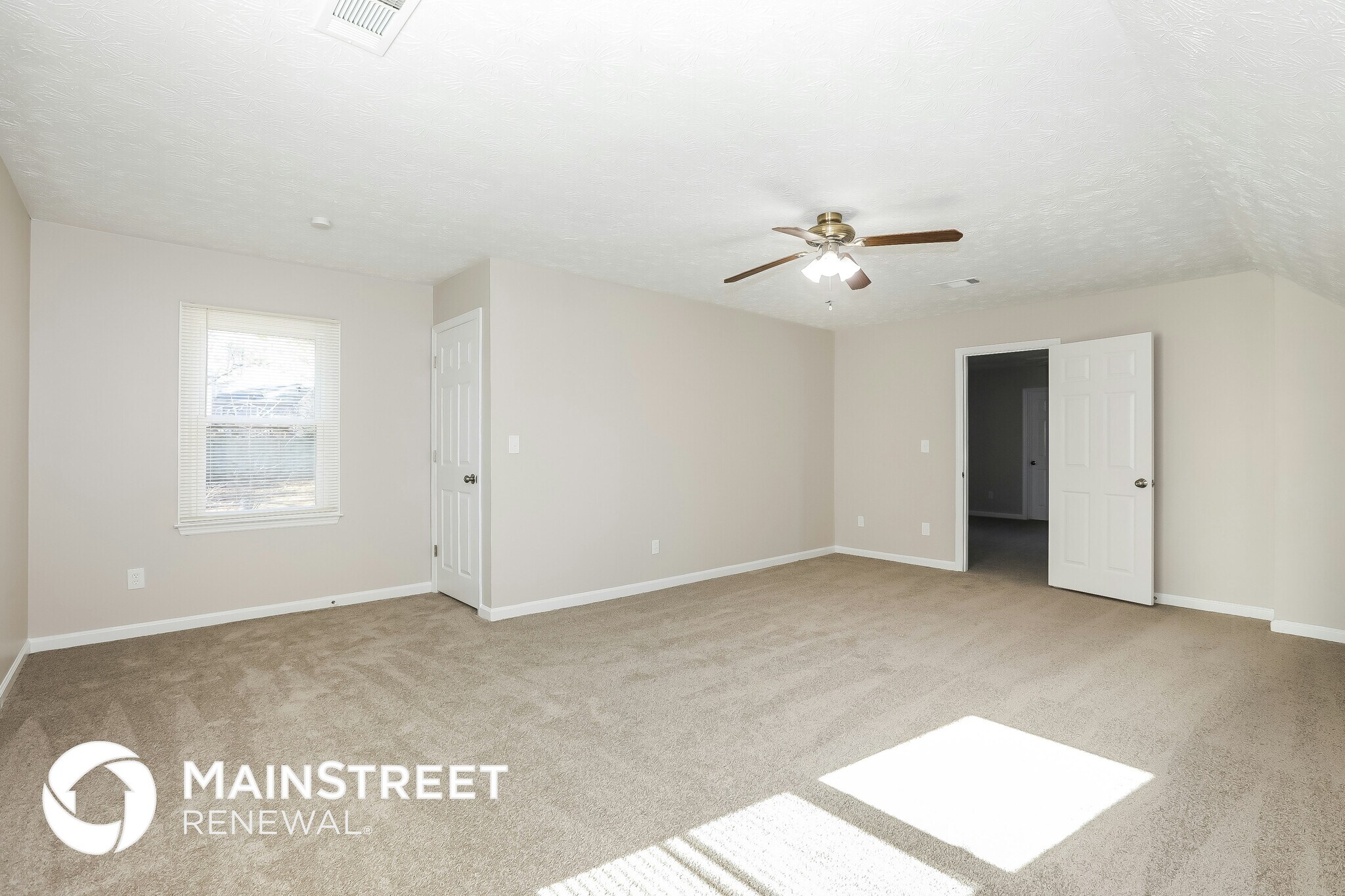 Building Photo - 369 Hillridge Dr