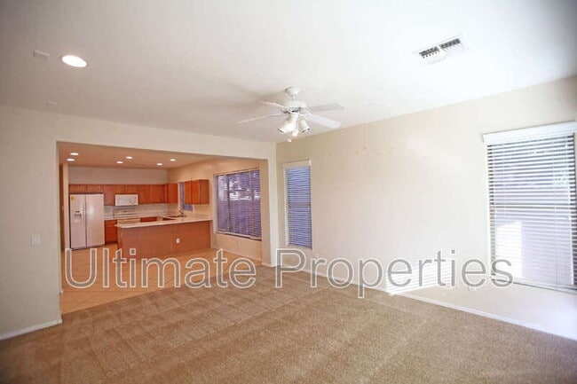 Building Photo - 13813 W Ventura St