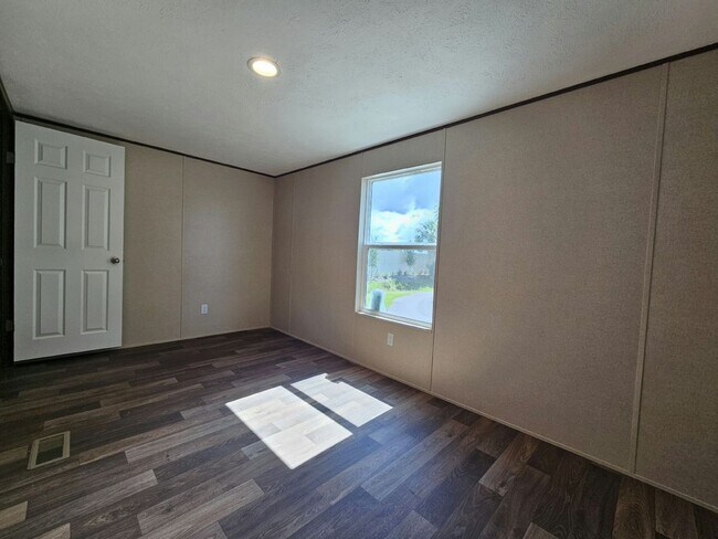 Building Photo - 1089 Myakka Dr