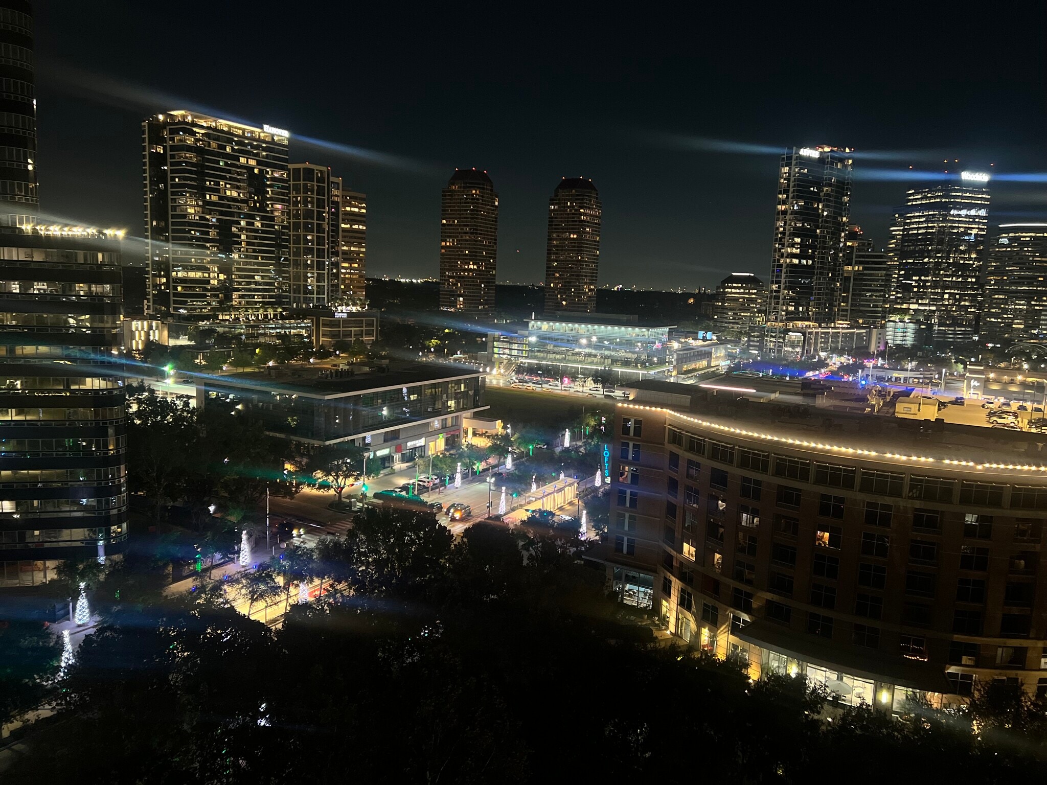 Building Photo - 1901 Post Oak Blvd