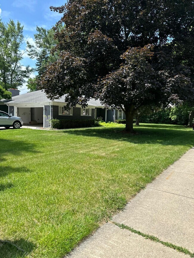 Building Photo - 429 Bella Vista Dr