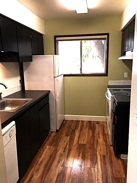 kitchen - 8746 NE Glisan St