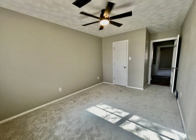 Building Photo - Gorgeous! Completely Remodeled 3/2/2 in Ba...