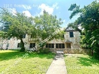 Building Photo - 218 E Rosewood Ave