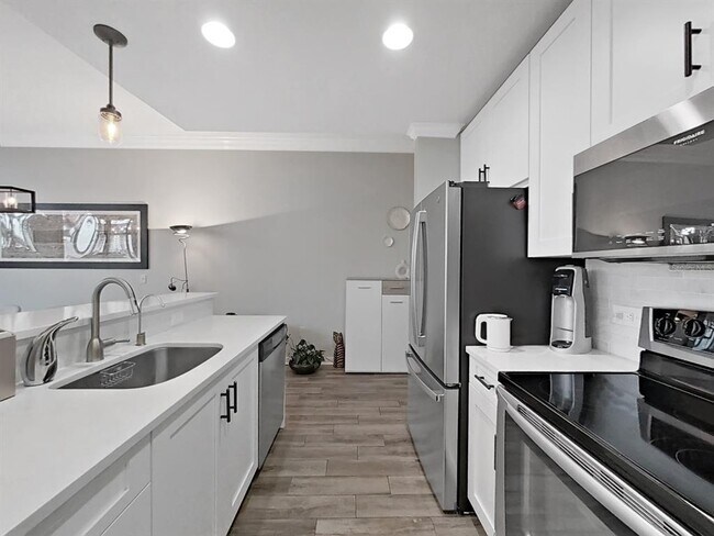 Building Photo - 777 N Ashley Dr