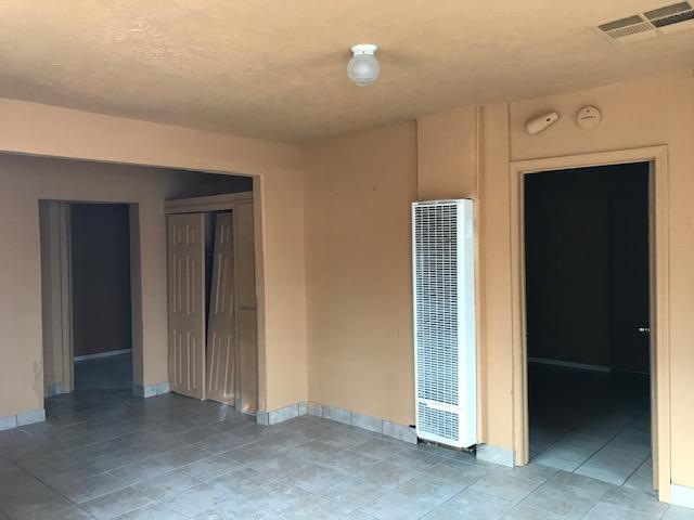 Building Photo - 619 Val Verde St